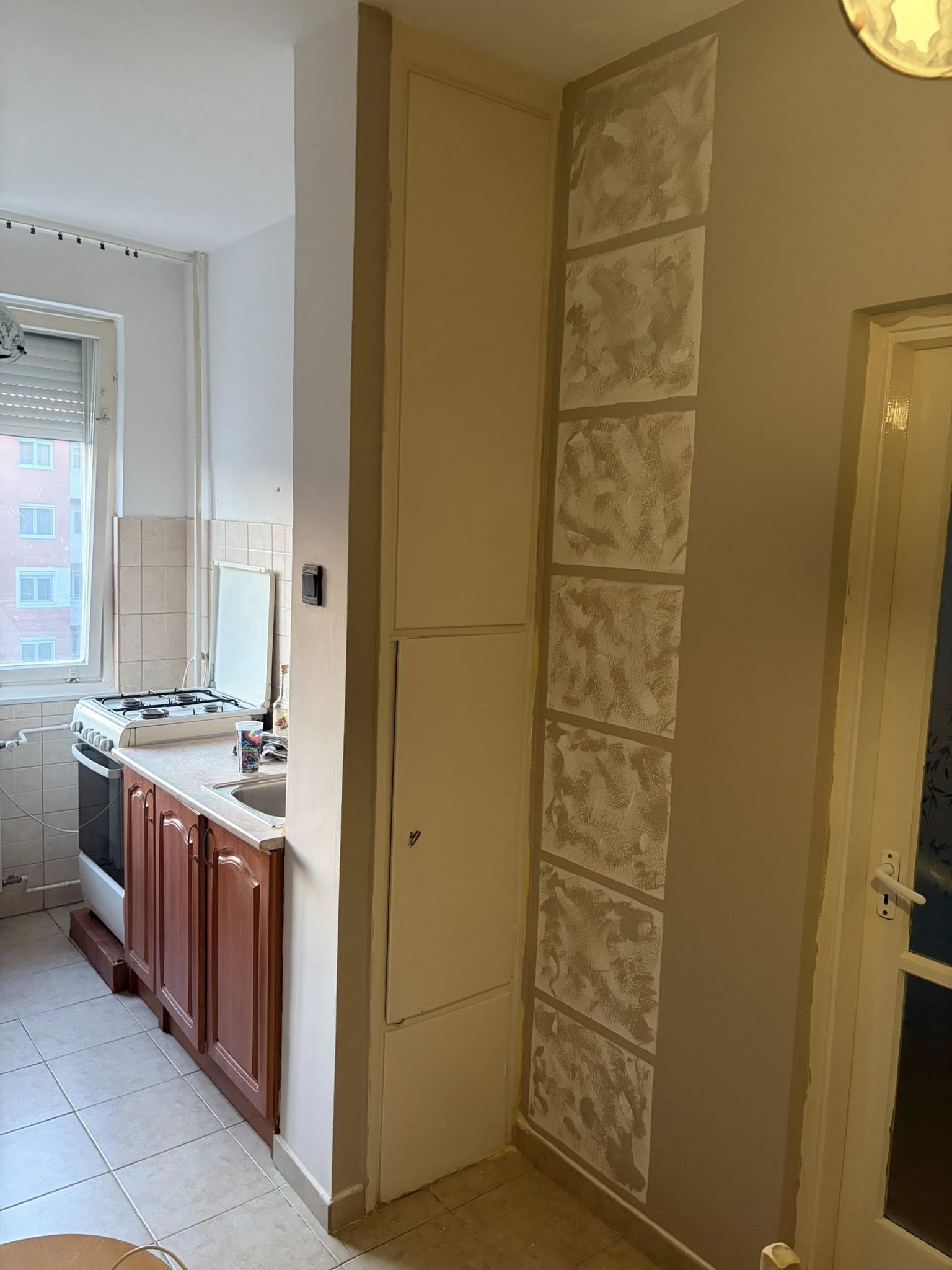 Kész modern ház ablakokkal